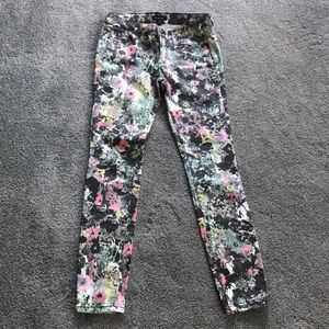 Patterned jeans